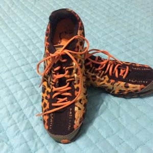 Cross country cheetah print running shoes size 8